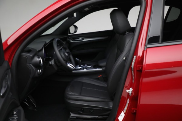 New 2024 Alfa Romeo Stelvio Ti for sale $54,320 at Alfa Romeo of Greenwich in Greenwich CT 06830 17