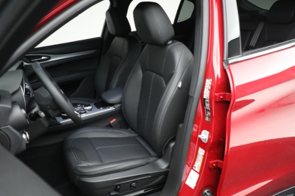 New 2024 Alfa Romeo Stelvio Ti for sale $54,320 at Alfa Romeo of Greenwich in Greenwich CT 06830 21