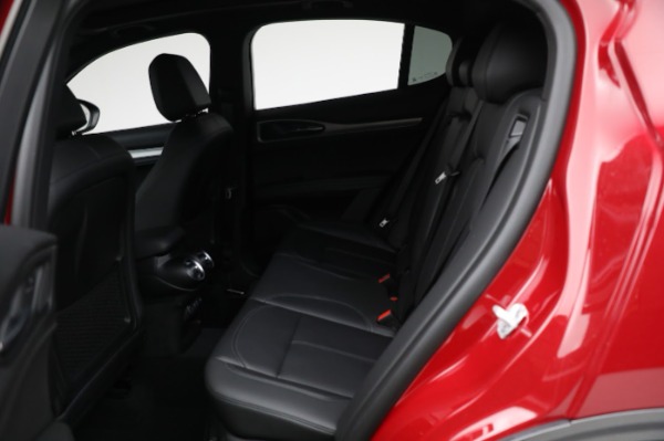 New 2024 Alfa Romeo Stelvio Ti for sale $54,320 at Alfa Romeo of Greenwich in Greenwich CT 06830 22