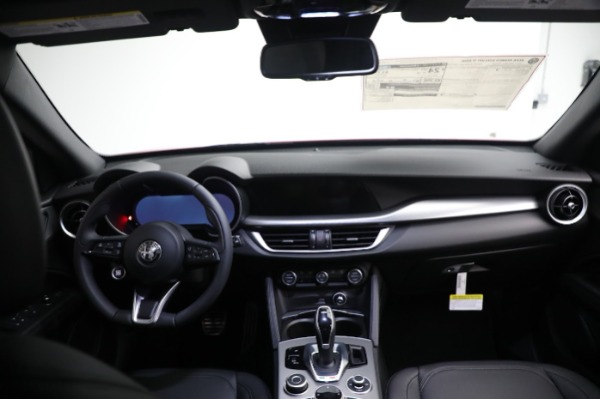 New 2024 Alfa Romeo Stelvio Ti for sale $54,320 at Alfa Romeo of Greenwich in Greenwich CT 06830 27