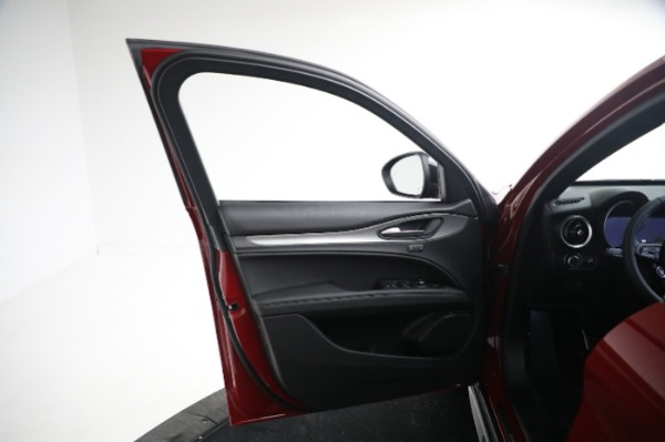 New 2024 Alfa Romeo Stelvio Ti for sale $54,320 at Alfa Romeo of Greenwich in Greenwich CT 06830 28