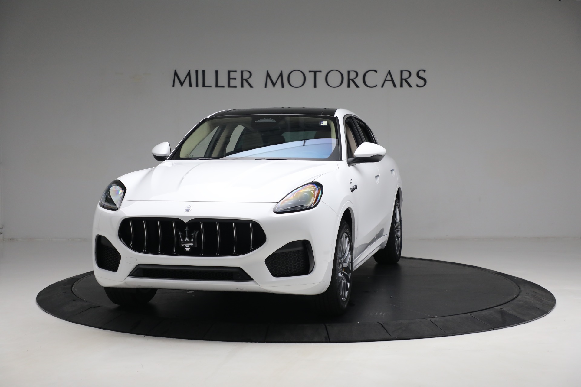 New 2023 Maserati Grecale GT for sale $73,201 at Alfa Romeo of Greenwich in Greenwich CT 06830 1