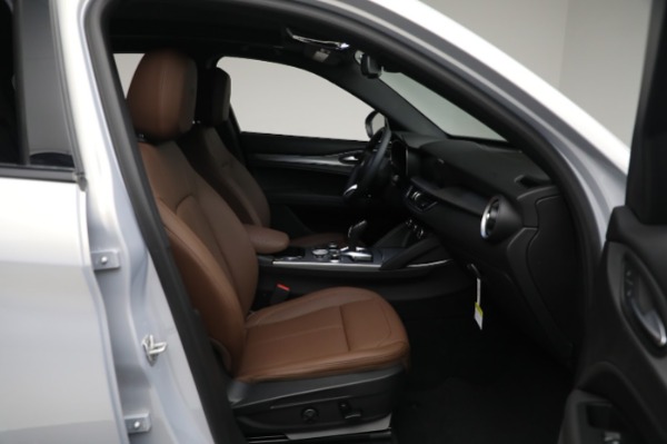 New 2024 Alfa Romeo Stelvio Ti for sale $55,230 at Alfa Romeo of Greenwich in Greenwich CT 06830 18