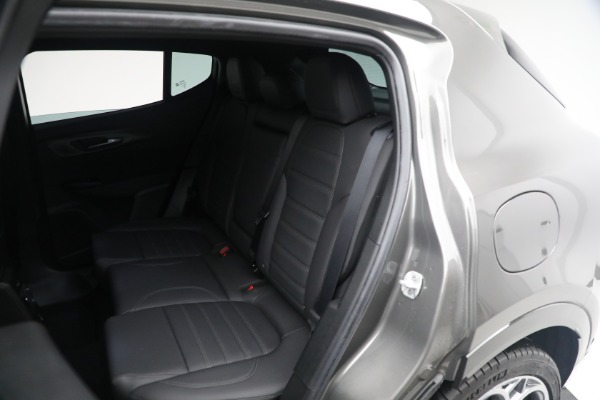 New 2024 Alfa Romeo Tonale Veloce for sale $57,300 at Alfa Romeo of Greenwich in Greenwich CT 06830 20