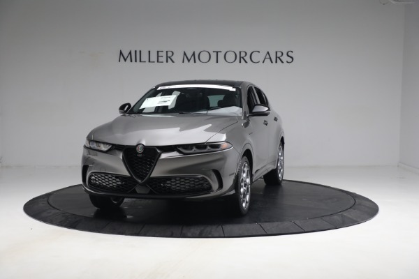 New 2024 Alfa Romeo Tonale Veloce for sale $57,300 at Alfa Romeo of Greenwich in Greenwich CT 06830 1