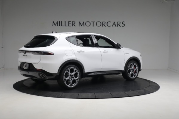 New 2024 Alfa Romeo Tonale Veloce for sale $56,640 at Alfa Romeo of Greenwich in Greenwich CT 06830 10