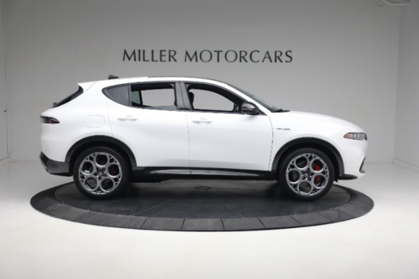 New 2024 Alfa Romeo Tonale Veloce for sale $56,640 at Alfa Romeo of Greenwich in Greenwich CT 06830 13