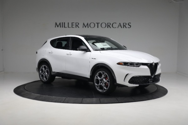 New 2024 Alfa Romeo Tonale Veloce for sale $56,640 at Alfa Romeo of Greenwich in Greenwich CT 06830 15