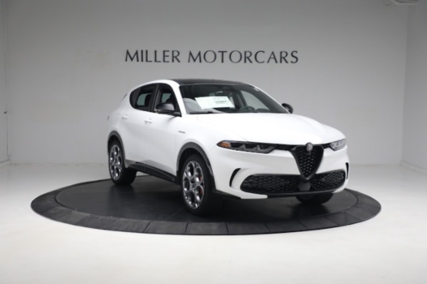New 2024 Alfa Romeo Tonale Veloce for sale $56,640 at Alfa Romeo of Greenwich in Greenwich CT 06830 16