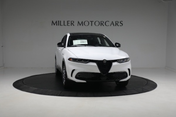 New 2024 Alfa Romeo Tonale Veloce for sale $56,640 at Alfa Romeo of Greenwich in Greenwich CT 06830 17