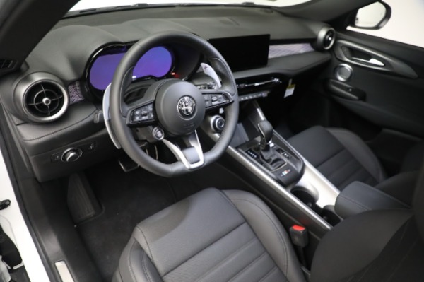 New 2024 Alfa Romeo Tonale Veloce for sale $56,640 at Alfa Romeo of Greenwich in Greenwich CT 06830 28