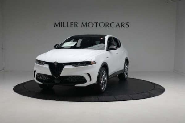 New 2024 Alfa Romeo Tonale Veloce for sale $56,640 at Alfa Romeo of Greenwich in Greenwich CT 06830 1