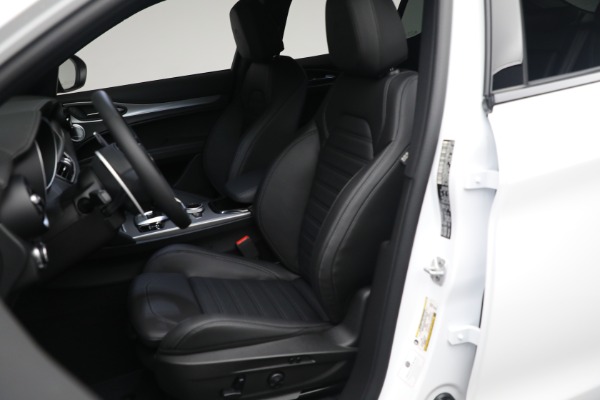 New 2024 Alfa Romeo Stelvio Veloce for sale $57,795 at Alfa Romeo of Greenwich in Greenwich CT 06830 21