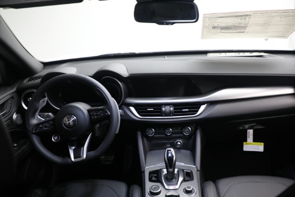 New 2024 Alfa Romeo Stelvio Veloce for sale $57,795 at Alfa Romeo of Greenwich in Greenwich CT 06830 27