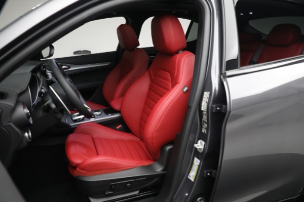New 2024 Alfa Romeo Stelvio Veloce for sale $59,205 at Alfa Romeo of Greenwich in Greenwich CT 06830 18