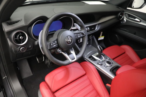 New 2024 Alfa Romeo Stelvio Veloce for sale $59,205 at Alfa Romeo of Greenwich in Greenwich CT 06830 25