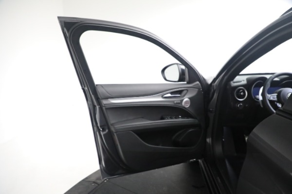 New 2024 Alfa Romeo Stelvio Veloce for sale $59,205 at Alfa Romeo of Greenwich in Greenwich CT 06830 26