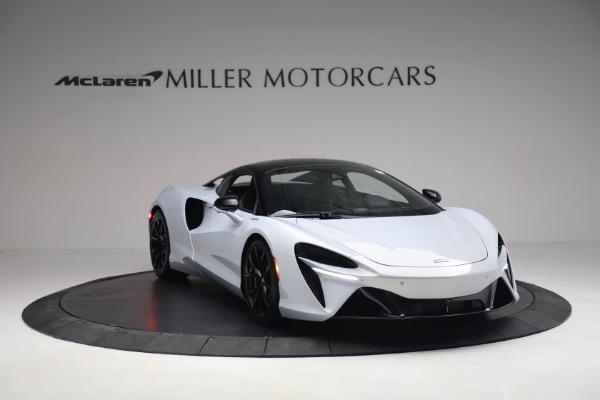 New 2023 McLaren Artura TechLux for sale $279,835 at Alfa Romeo of Greenwich in Greenwich CT 06830 11