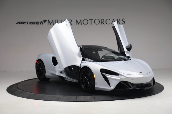 New 2023 McLaren Artura TechLux for sale $279,835 at Alfa Romeo of Greenwich in Greenwich CT 06830 17