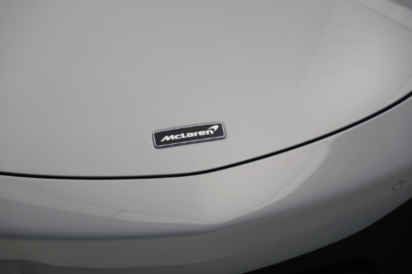 New 2023 McLaren Artura TechLux for sale $279,835 at Alfa Romeo of Greenwich in Greenwich CT 06830 18