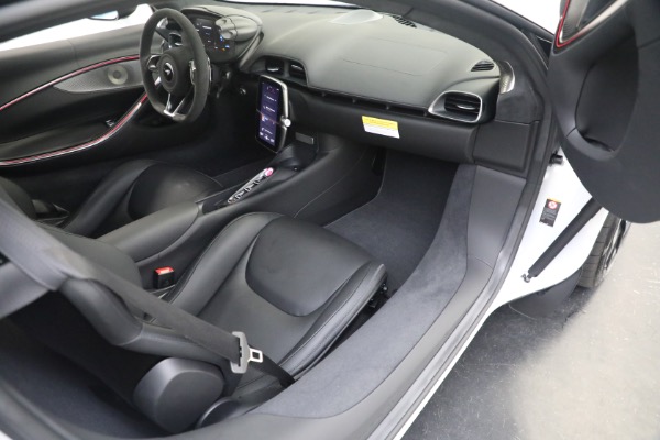 New 2023 McLaren Artura TechLux for sale $279,835 at Alfa Romeo of Greenwich in Greenwich CT 06830 22