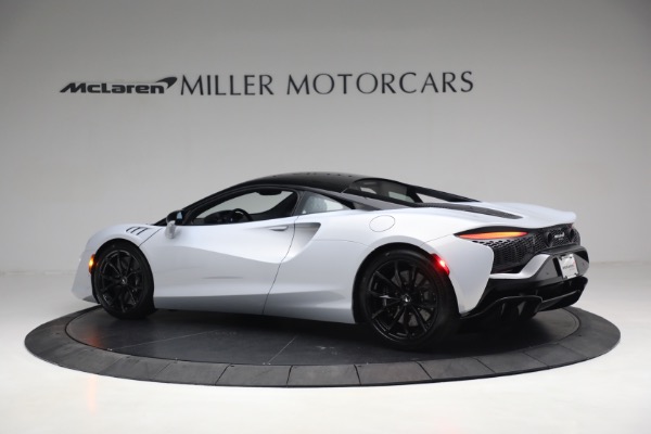 New 2023 McLaren Artura TechLux for sale $279,835 at Alfa Romeo of Greenwich in Greenwich CT 06830 4