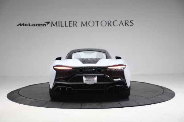New 2023 McLaren Artura TechLux for sale $279,835 at Alfa Romeo of Greenwich in Greenwich CT 06830 6