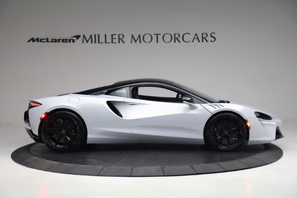 New 2023 McLaren Artura TechLux for sale $279,835 at Alfa Romeo of Greenwich in Greenwich CT 06830 9