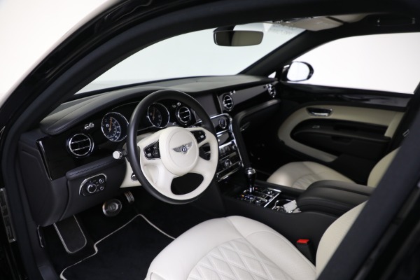 Used 2017 Bentley Mulsanne Extended Wheelbase for sale $259,900 at Alfa Romeo of Greenwich in Greenwich CT 06830 16