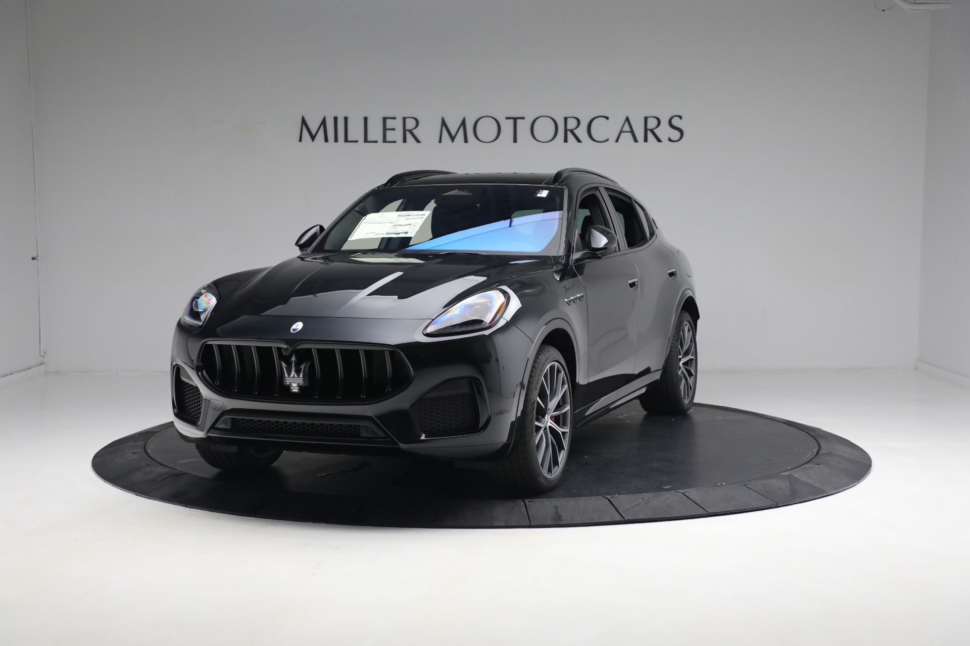 New 2023 Maserati Grecale Modena for sale $91,401 at Alfa Romeo of Greenwich in Greenwich CT 06830 1