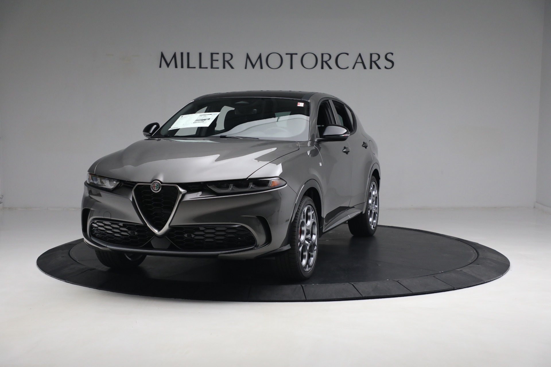New 2024 Alfa Romeo Tonale Ti for sale $54,450 at Alfa Romeo of Greenwich in Greenwich CT 06830 1