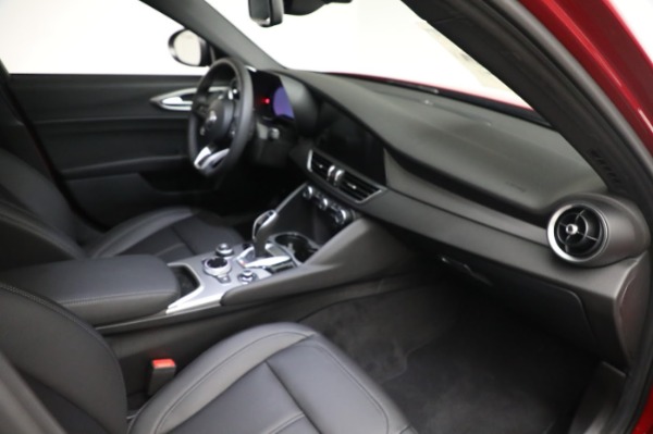 New 2024 Alfa Romeo Giulia Ti for sale $51,115 at Alfa Romeo of Greenwich in Greenwich CT 06830 24