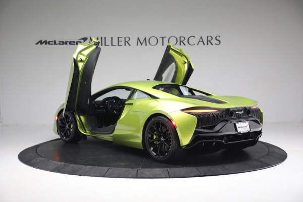 New 2023 McLaren Artura Vision for sale $277,875 at Alfa Romeo of Greenwich in Greenwich CT 06830 15