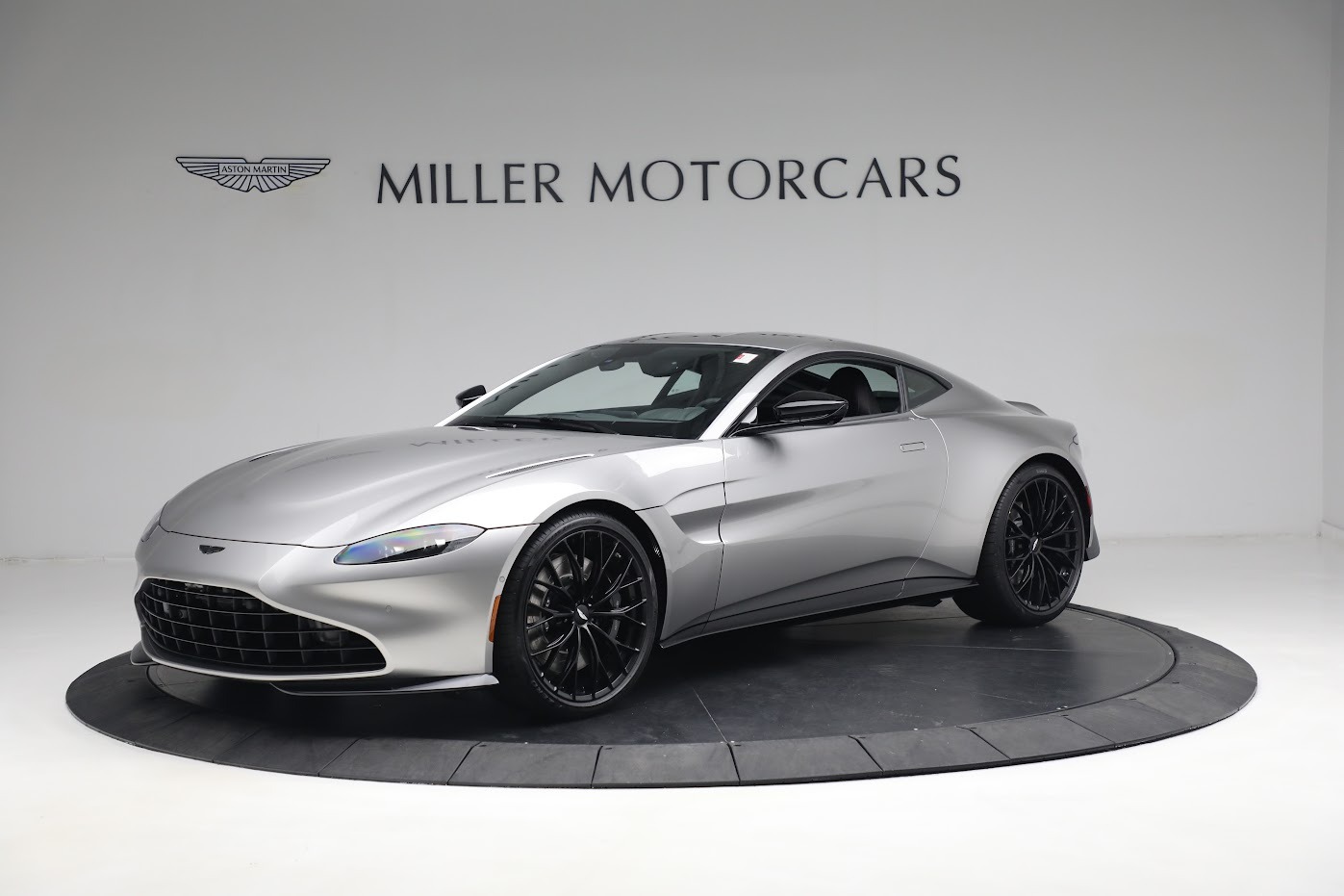 New 2023 Aston Martin Vantage V8 for sale $202,286 at Alfa Romeo of Greenwich in Greenwich CT 06830 1