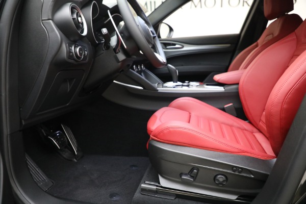 New 2023 Alfa Romeo Stelvio Veloce for sale $48,900 at Alfa Romeo of Greenwich in Greenwich CT 06830 25