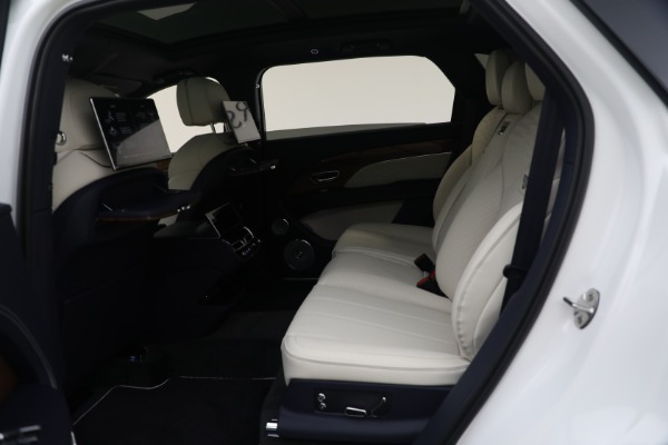 New 2023 Bentley Bentayga EWB Azure V8 for sale $292,110 at Alfa Romeo of Greenwich in Greenwich CT 06830 22