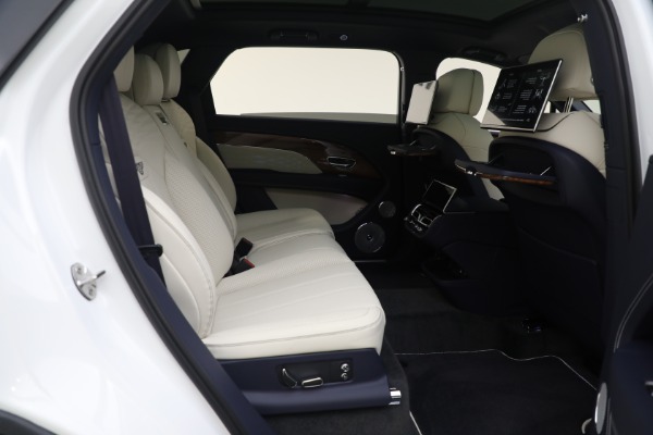 New 2023 Bentley Bentayga EWB Azure V8 for sale $292,110 at Alfa Romeo of Greenwich in Greenwich CT 06830 27
