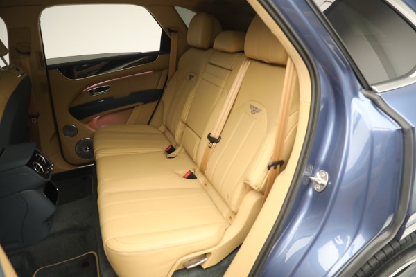 New 2023 Bentley Bentayga Hybrid for sale $250,740 at Alfa Romeo of Greenwich in Greenwich CT 06830 25