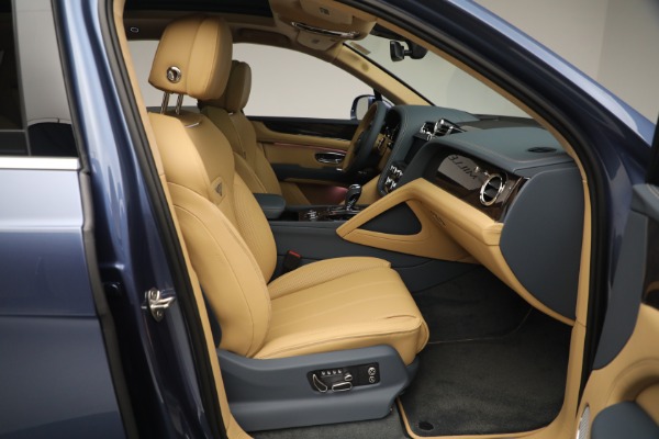 New 2023 Bentley Bentayga Hybrid for sale $250,740 at Alfa Romeo of Greenwich in Greenwich CT 06830 27