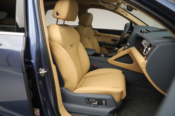 New 2023 Bentley Bentayga Hybrid for sale $250,740 at Alfa Romeo of Greenwich in Greenwich CT 06830 28