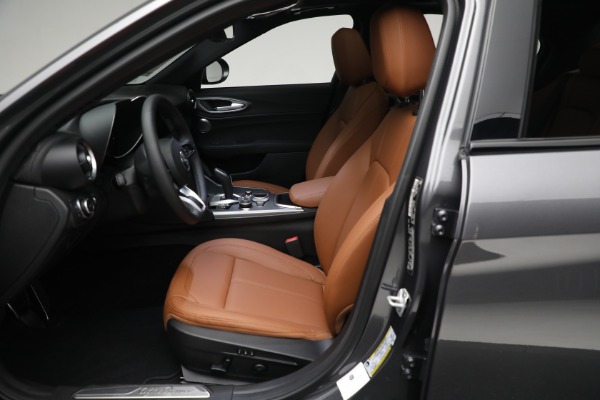 New 2024 Alfa Romeo Giulia Ti for sale $54,250 at Alfa Romeo of Greenwich in Greenwich CT 06830 20