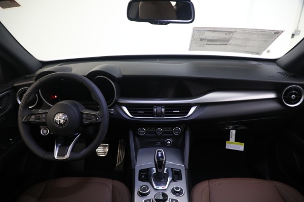 New 2024 Alfa Romeo Stelvio Ti for sale $54,570 at Alfa Romeo of Greenwich in Greenwich CT 06830 20