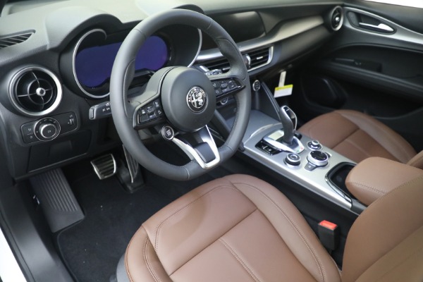 New 2024 Alfa Romeo Stelvio Ti for sale $54,570 at Alfa Romeo of Greenwich in Greenwich CT 06830 21