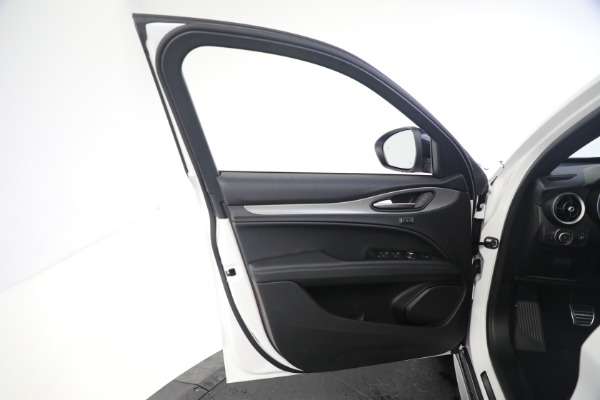 New 2024 Alfa Romeo Stelvio Ti for sale $54,570 at Alfa Romeo of Greenwich in Greenwich CT 06830 24