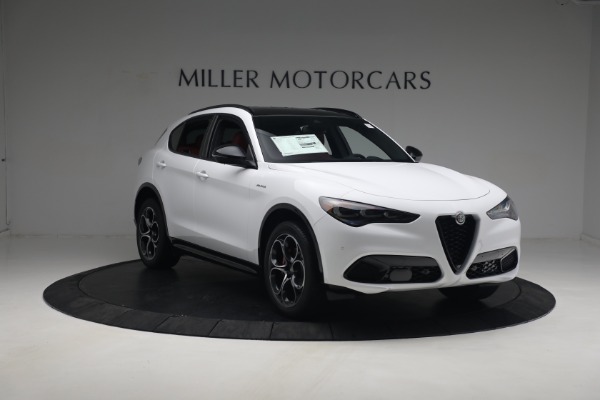 New 2024 Alfa Romeo Stelvio Veloce for sale $56,095 at Alfa Romeo of Greenwich in Greenwich CT 06830 19