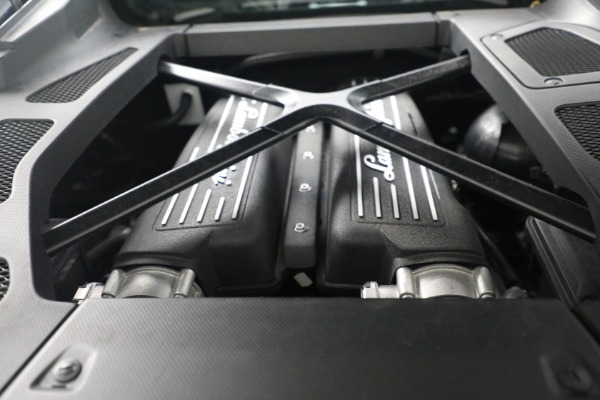 Used 2015 Lamborghini Huracan LP 610-4 for sale $219,900 at Alfa Romeo of Greenwich in Greenwich CT 06830 26