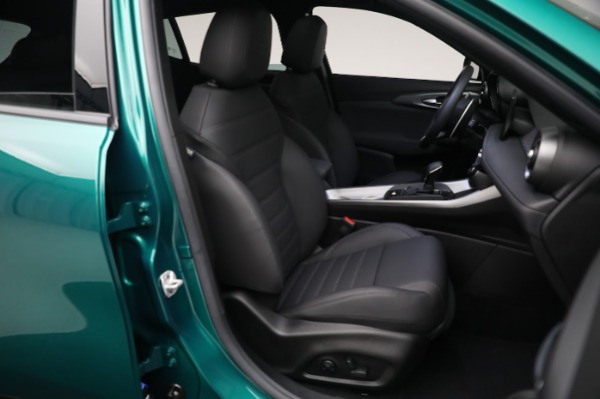 New 2024 Alfa Romeo Tonale Veloce for sale $58,840 at Alfa Romeo of Greenwich in Greenwich CT 06830 23