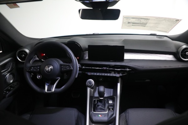 New 2024 Alfa Romeo Tonale Veloce for sale $58,840 at Alfa Romeo of Greenwich in Greenwich CT 06830 28
