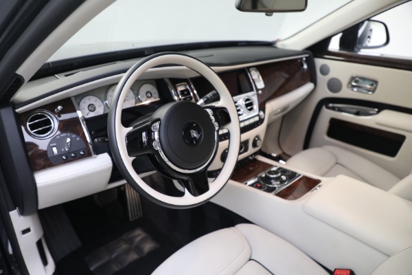Used 2019 Rolls-Royce Ghost for sale $225,900 at Alfa Romeo of Greenwich in Greenwich CT 06830 21