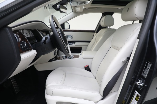 Used 2019 Rolls-Royce Ghost for sale $225,900 at Alfa Romeo of Greenwich in Greenwich CT 06830 22